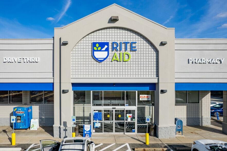 More Photos Of 1804 Golden Mile Hwy, Pittsburgh Drugstore For Sale