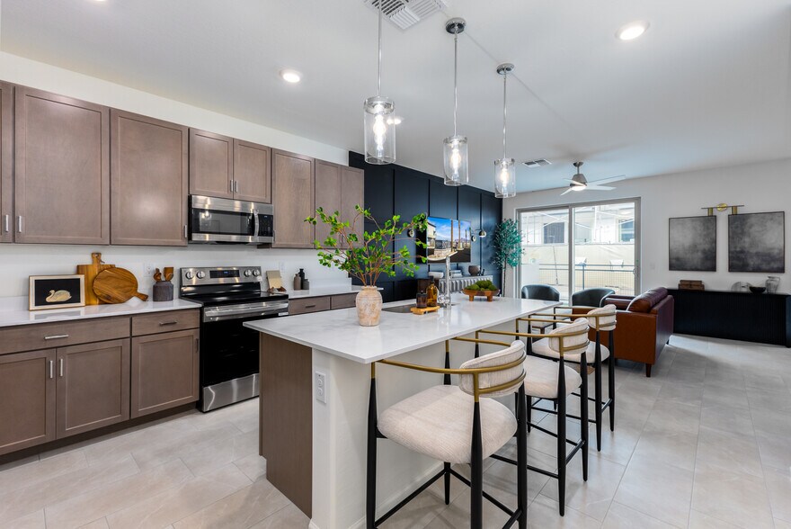 More Photos Of 651 N Ironwood Dr, Apache Junction Apartments For Sale