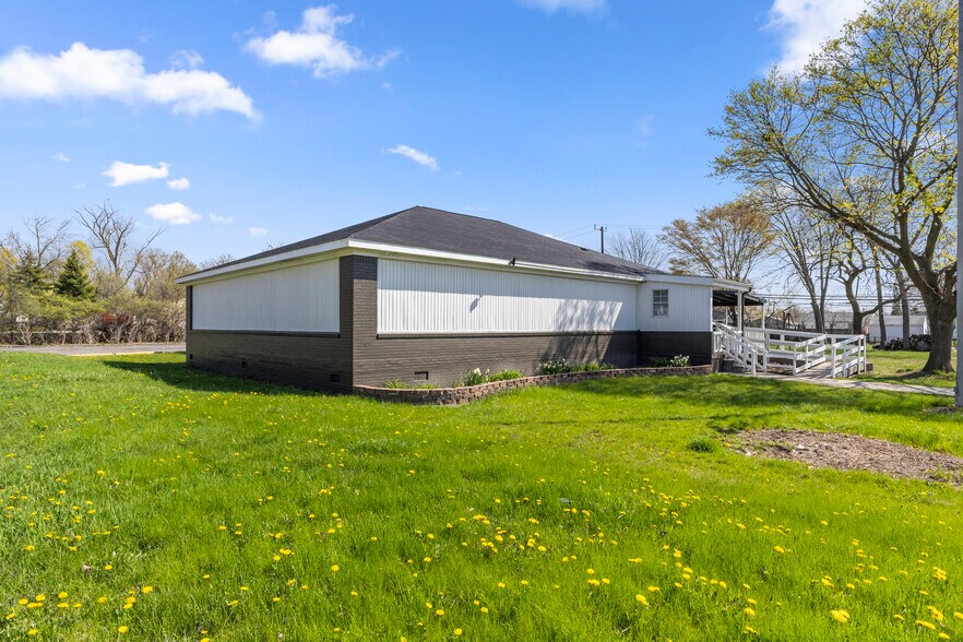 More Photos Of 1217 S Merriman Rd, Westland Lodge Meeting Hall For Sale