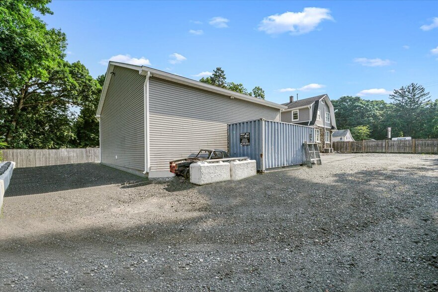 More Photos Of 363 S Middletown Rd, Nanuet Flex For Sale