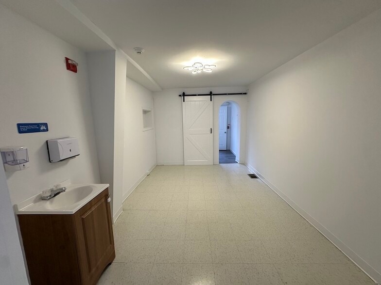 More Photos Of 37 W Maplewood Mall, Philadelphia Schools For Sale