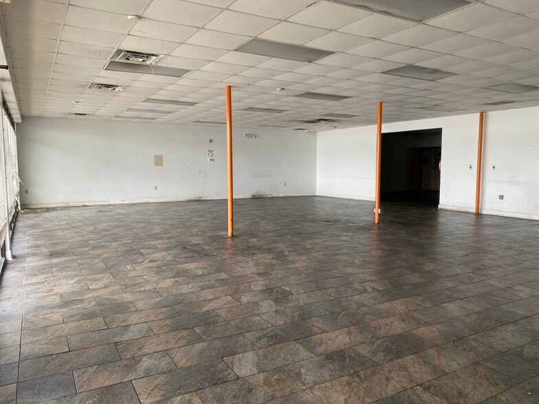 More Photos Of 5109-5137 Raeford Rd, Fayetteville Freestanding For Lease