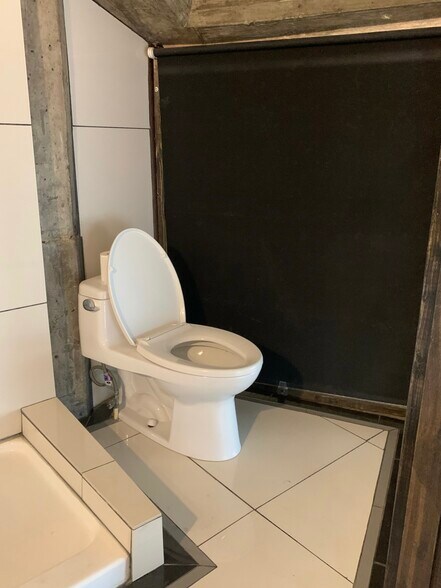 More Photos Of 555 Whitehall St SW, Atlanta Distribution For Lease