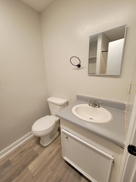 More Photos Of 6226 GA-72 Hwy, Colbert Office For Lease