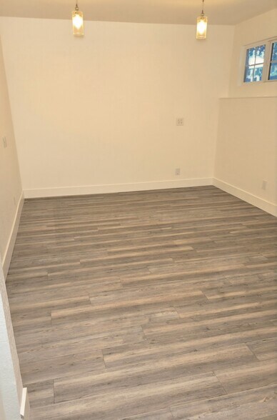 More Photos Of 31542 Coast Hwy, Laguna Beach Storefront Retail Office For Lease