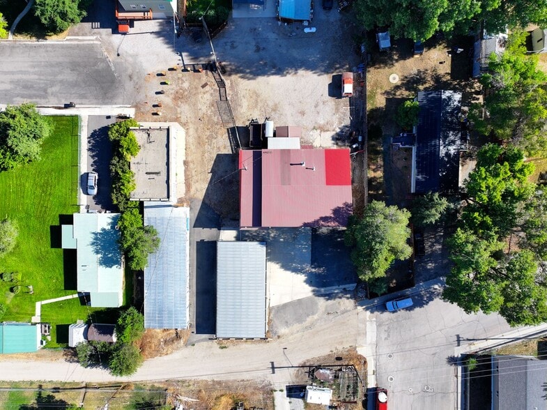 More Photos Of 115 Washington St, Lander Flex For Sale