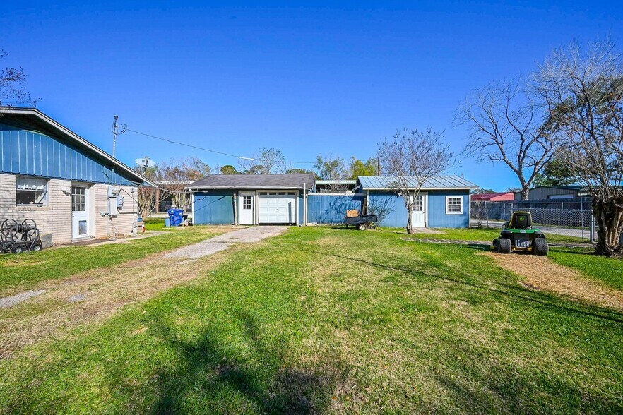 More Photos Of 18910 Carrot St, Spring Trailer Camper Park For Sale
