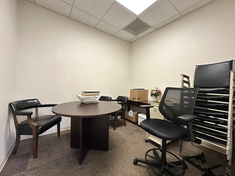 More Photos Of 705 Lamar St, Wichita Falls Office For Sale