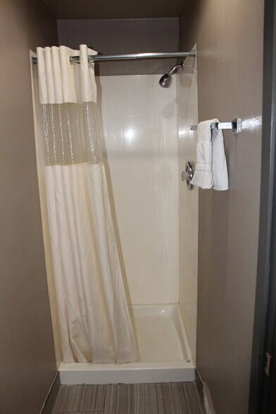 More Photos Of 1513 S Smittys Blvd, Ritzville Hotel For Sale