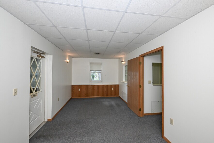 More Photos Of 6942 State Route 44, Ravenna Medical For Sale