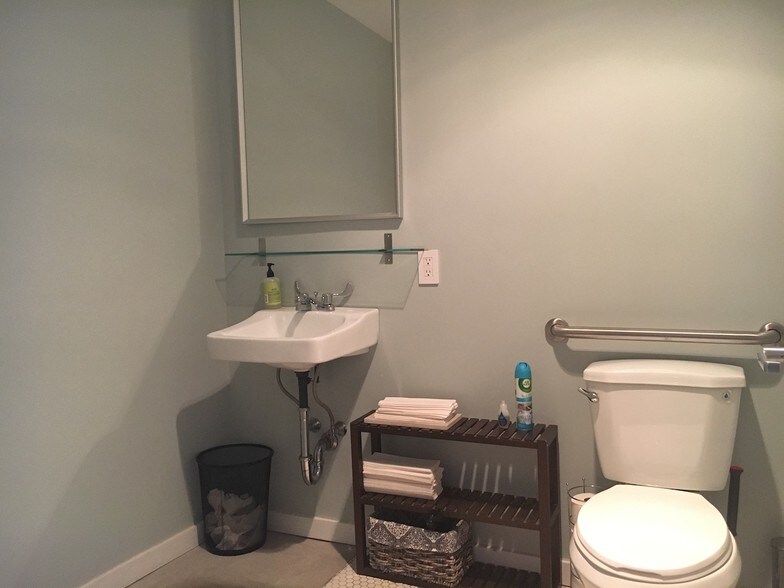 More Photos Of 74 N 8th St, Brooklyn Storefront Retail Office For Lease