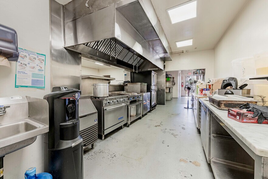 More Photos Of 2336-2338 Pacific Ave, Long Beach Storefront Retail Residential For Sale