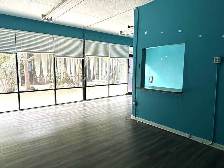 More Photos Of 2595 Tamiami Trl, Port Charlotte Apartments For Lease