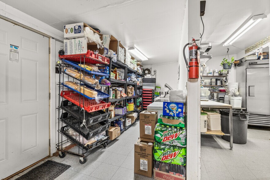 More Photos Of 6569 Cameron Ave, Vesper Restaurant For Sale