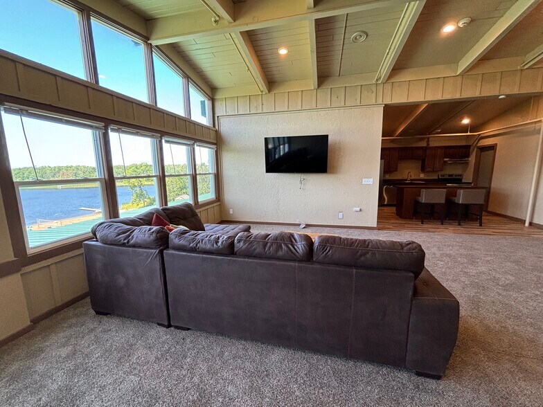 More Photos Of 501-550 Quadna Rd, Hill City Hotel For Sale