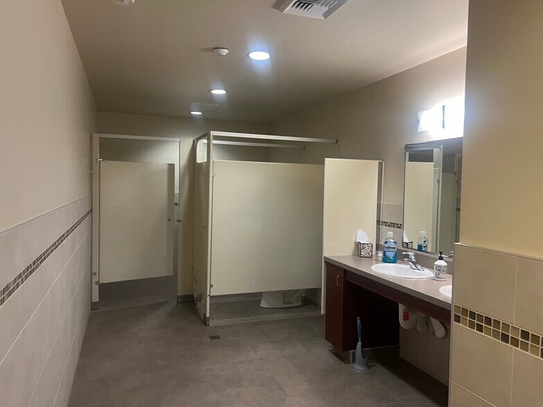 More Photos Of 1515 S Technology Blvd, Spokane Freestanding For Sale