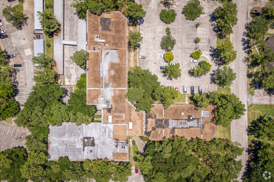 More Photos Of 14340 Torrey Chase Blvd, Houston Office For Lease