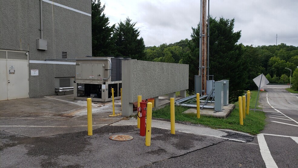 More Photos Of 150 Americus Way, Oak Ridge Office For Sale