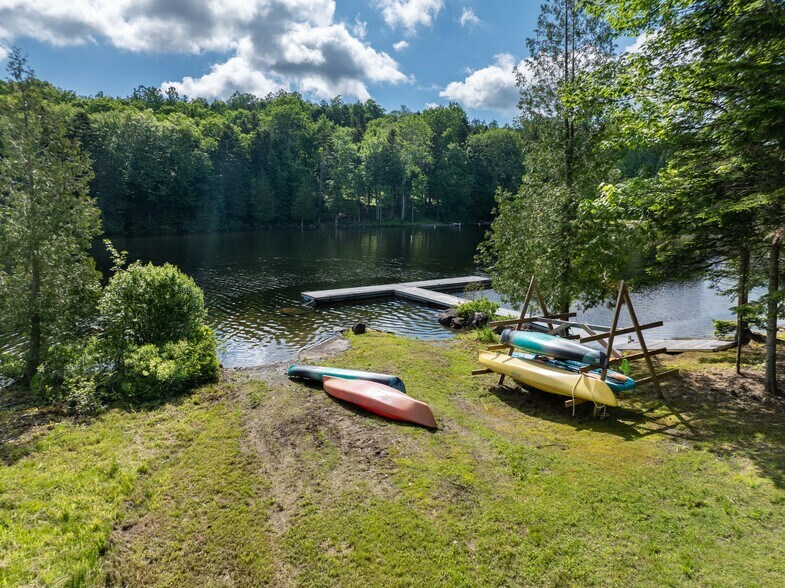 More Photos Of 15 Lower Wilson Pond Rd, Greenville Specialty For Sale