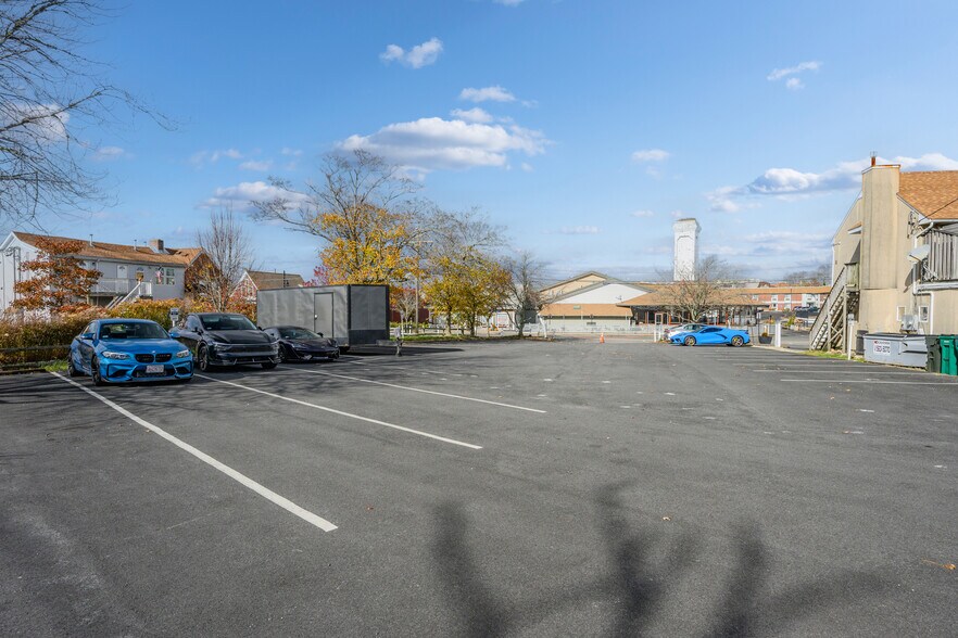 More Photos Of 488 South St, Hyannis Restaurant For Sale