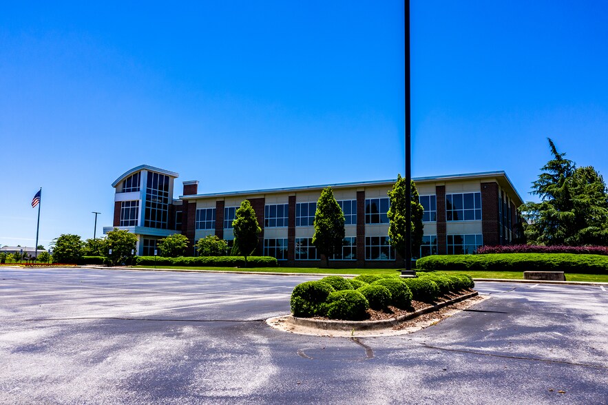 More Photos Of 330 Bob Heath Dr, Huntsville Office For Lease