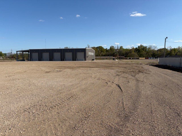 More Photos Of 1534 US-190, Port Allen Industrial For Lease