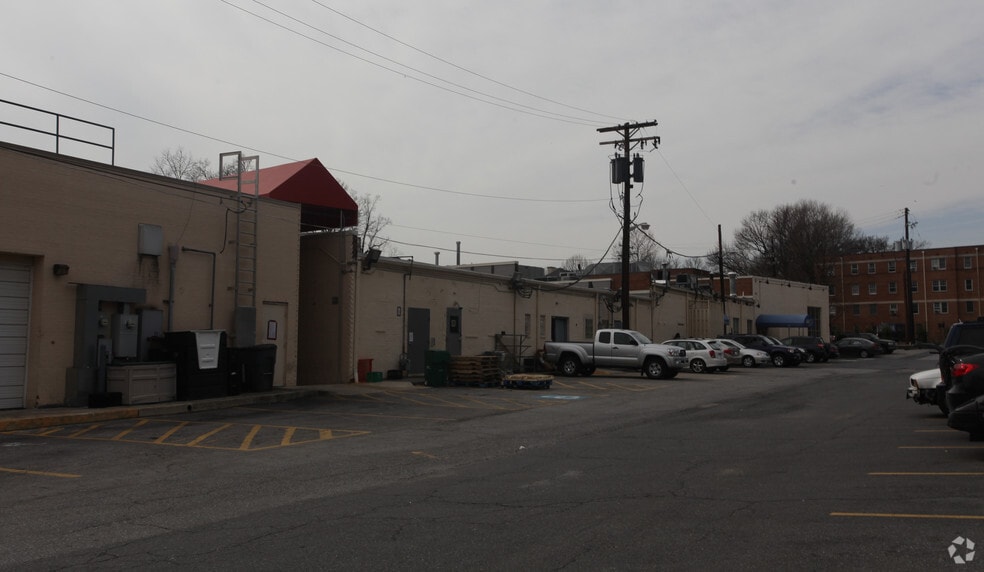 More Photos Of 8301-8325 Grubb Rd, Silver Spring General Retail For Lease