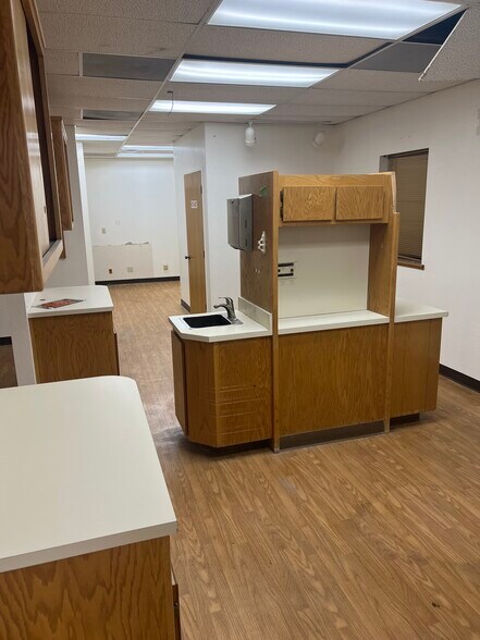 More Photos Of 8307 California City Blvd, California City Office For Sale