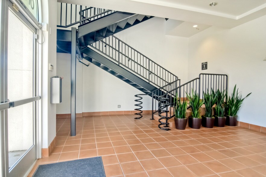 More Photos Of 3186 Vista Way, Oceanside Office For Sale