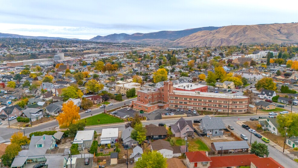 More Photos Of 300 S Okanogan Ave, Wenatchee Office For Sale