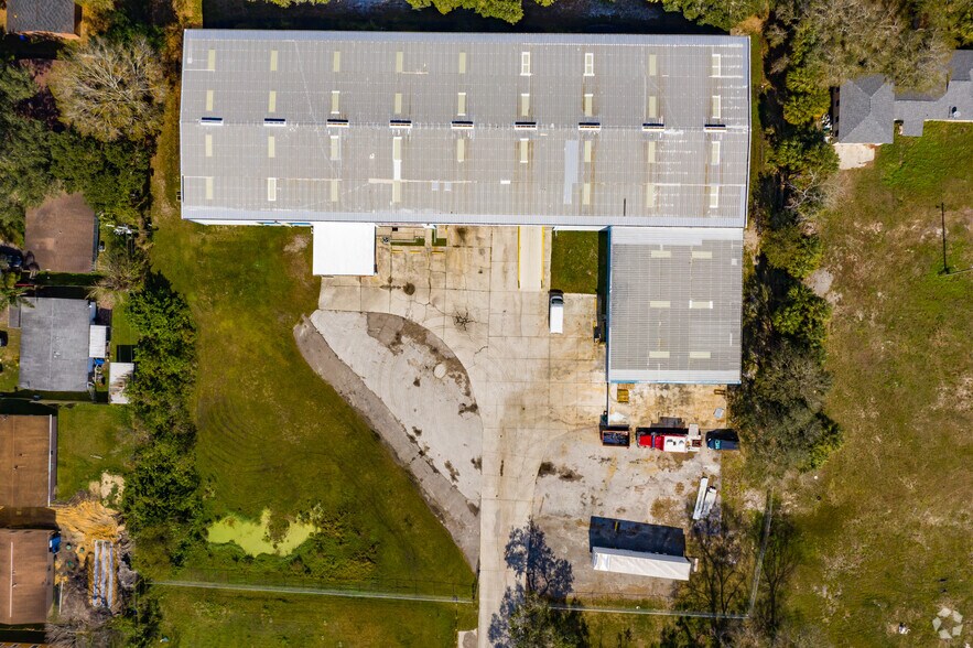 More Photos Of 7004 E Broadway Ave, Tampa Warehouse For Lease