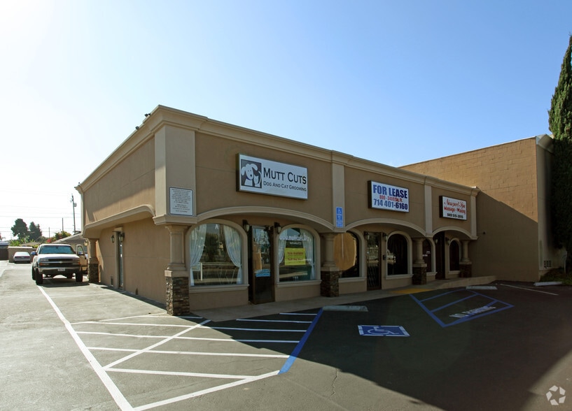 More Photos Of 2424 Newport Blvd, Costa Mesa Storefront Retail Residential For Lease