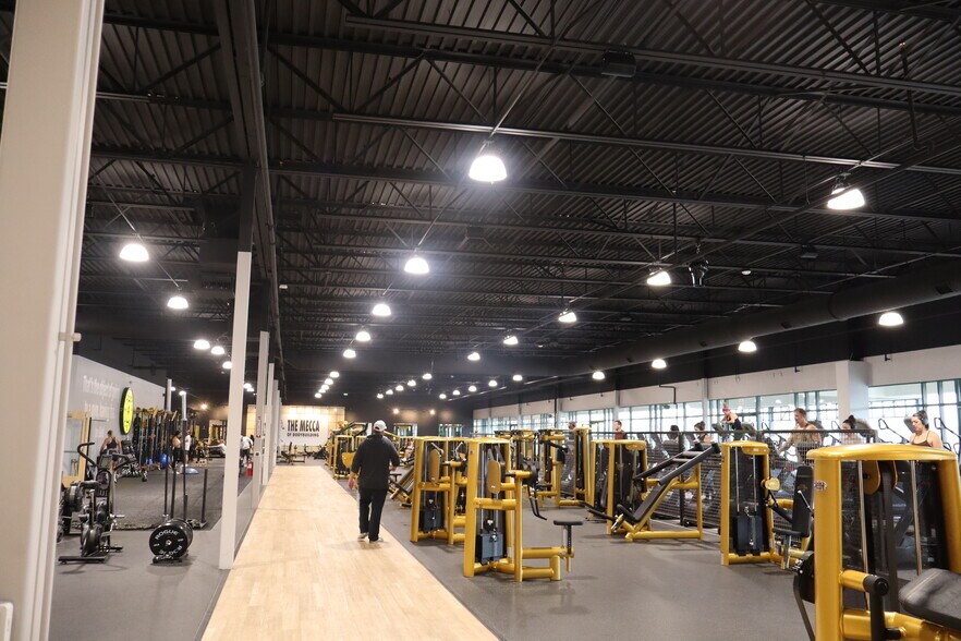 More Photos Of 5601-5753 McWhinney Blvd, Loveland General Retail For Sale