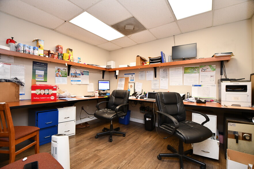 More Photos Of 7118 Harrisburg Blvd, Houston Medical For Sale