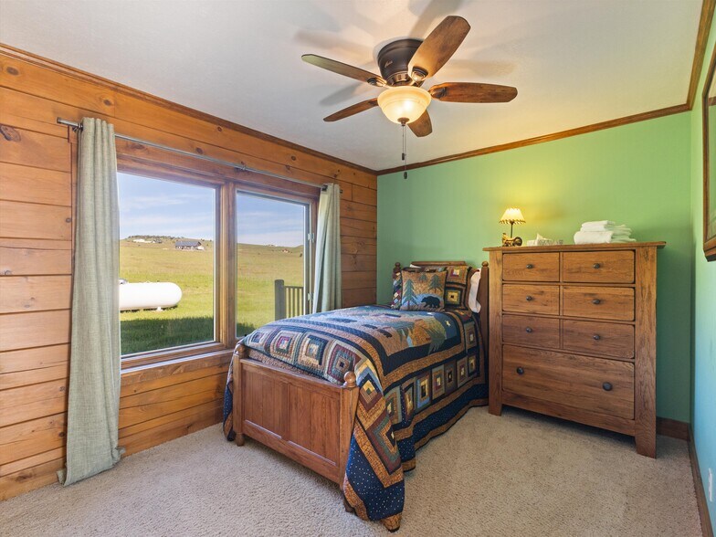 More Photos Of 29 Wineglass Loop S, Livingston Specialty For Sale