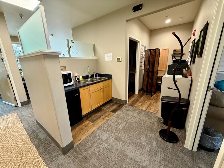 More Photos Of 151 SW Shevlin Hixon Dr, Bend Office For Sale