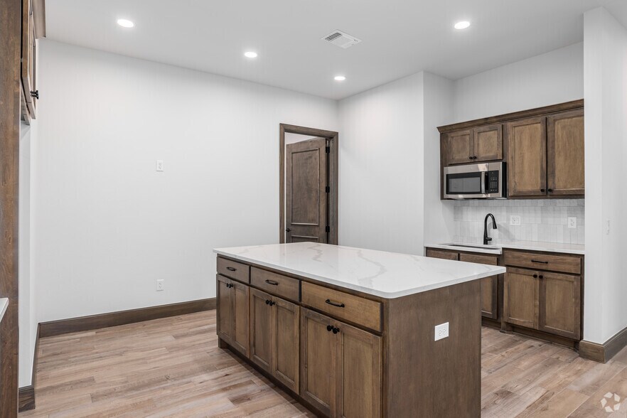 More Photos Of 17800 Knox Farm Rd, Edmond Unknown For Lease