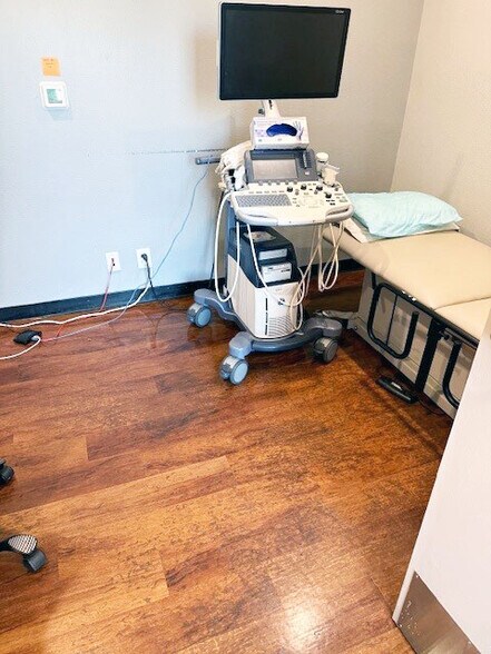 More Photos Of 72855 Fred Waring Dr, Palm Desert Medical For Lease