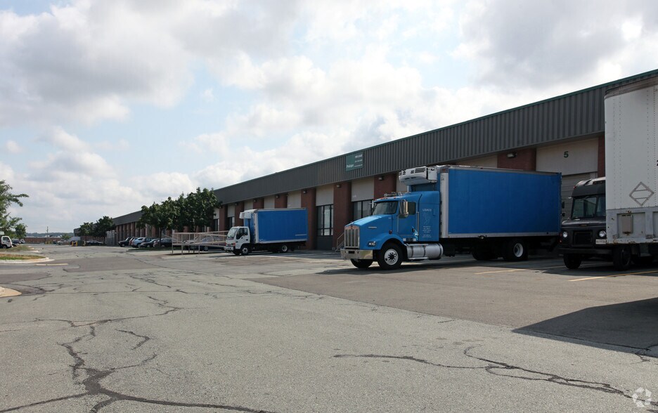 More Photos Of 3361 75th Ave, Landover Warehouse For Lease