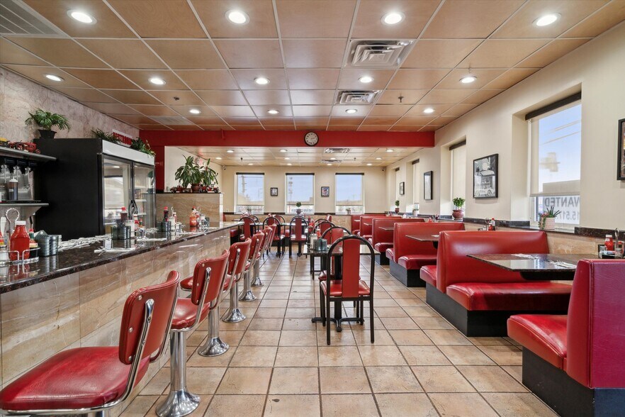 More Photos Of 2708 Limekiln Pike, Glenside Restaurant For Sale
