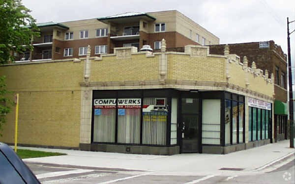 More Photos Of 4809-4811 N Elston Ave, Chicago General Retail For Lease