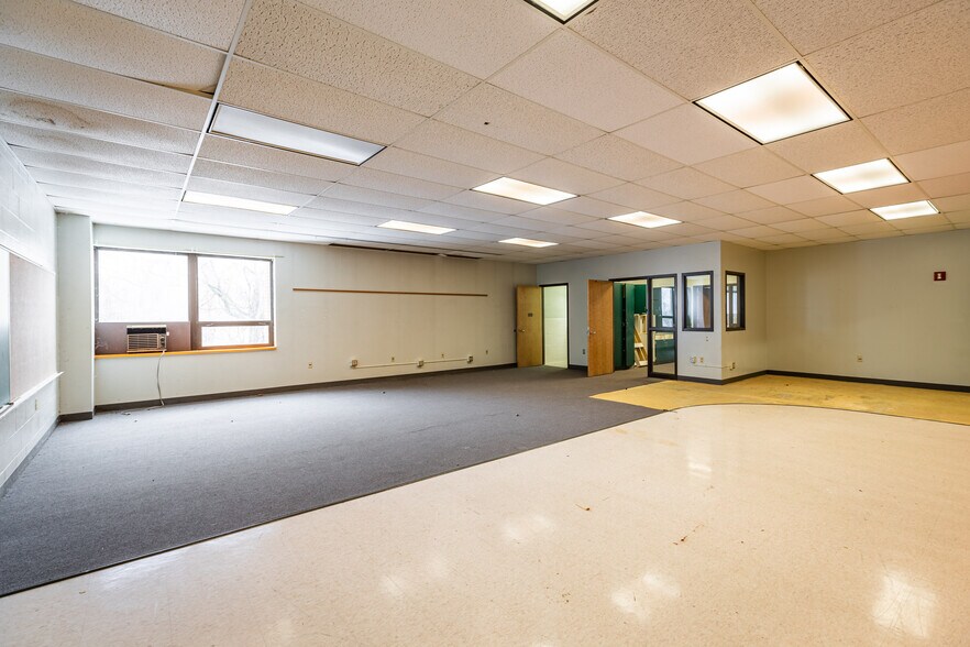 More Photos Of W7908 County Road Z, Onalaska Manufacturing For Sale