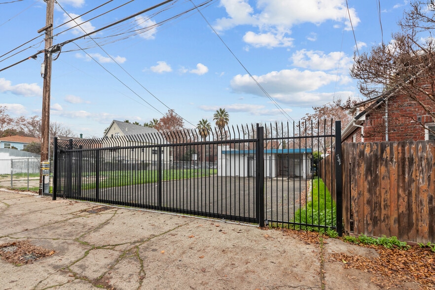 More Photos Of 2626 N St, Sacramento Medical For Sale