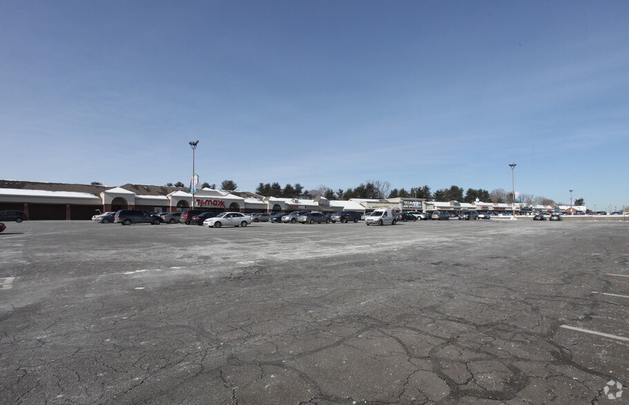 Primary Photo Of 1039-1129 Silas Deane Hwy, Wethersfield Unknown For Lease