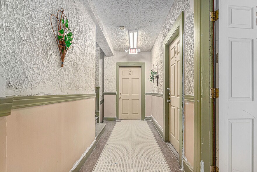 More Photos Of 2627 John R St, Detroit Apartments For Sale