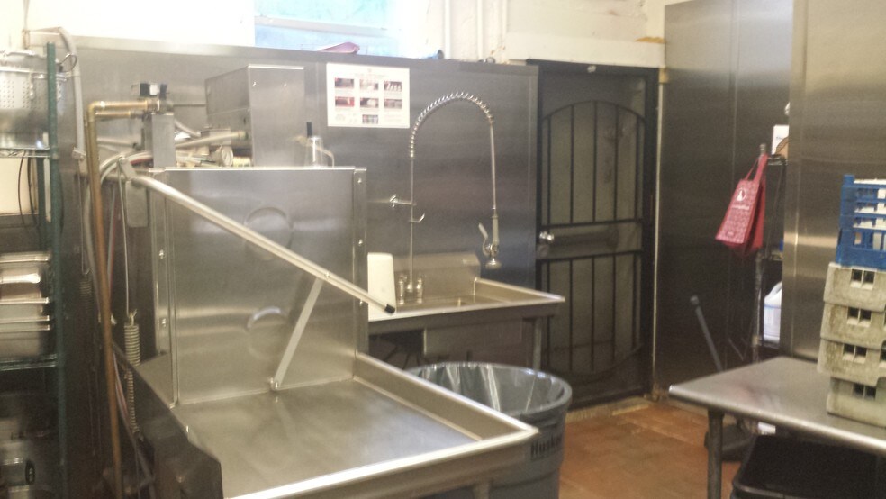 More Photos Of 717-719 Lake Ave, Lake Worth Restaurant For Lease
