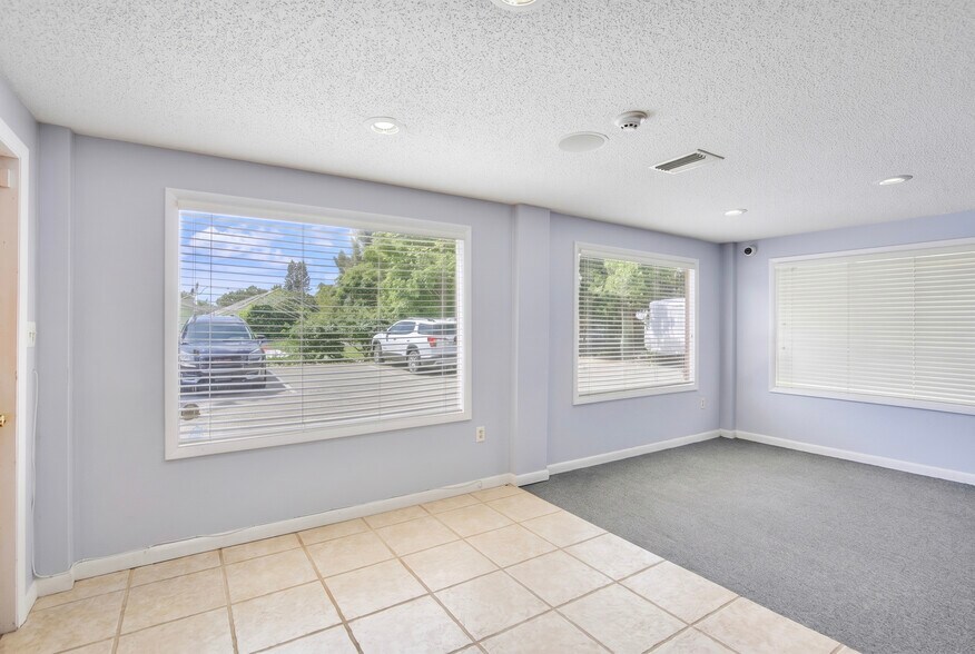 More Photos Of 3306 26th St W, Bradenton Medical For Sale