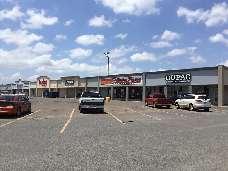More Photos Of 2040-2302 W Laurel Ave, Eunice General Retail For Lease