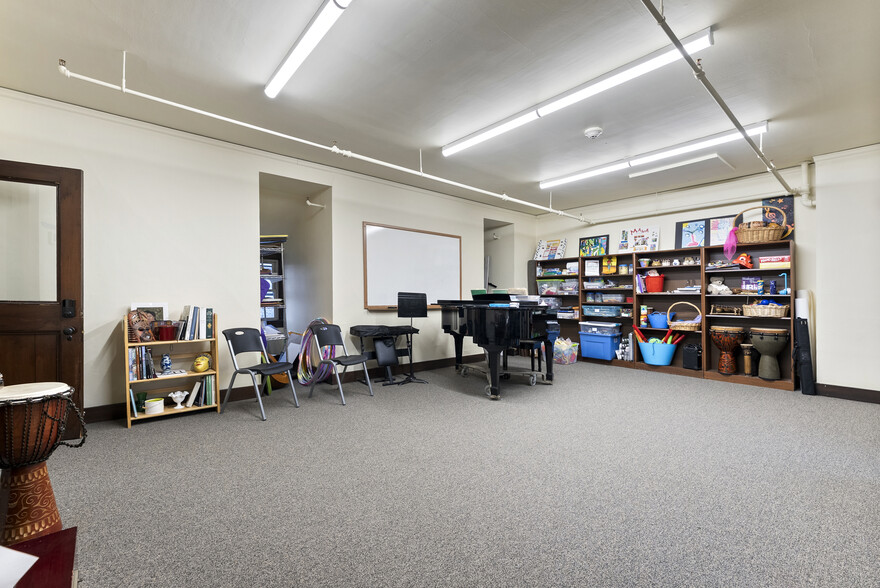 More Photos Of 180 Merrimack St, Lowell Religious Facility For Sale