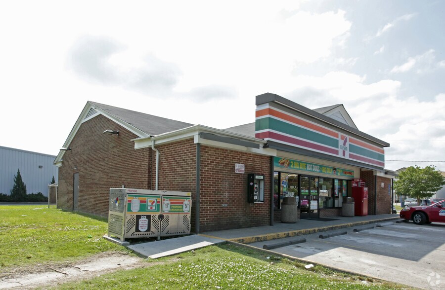 More Photos Of 130 S Newtown Rd, Virginia Beach Convenience Store For Sale